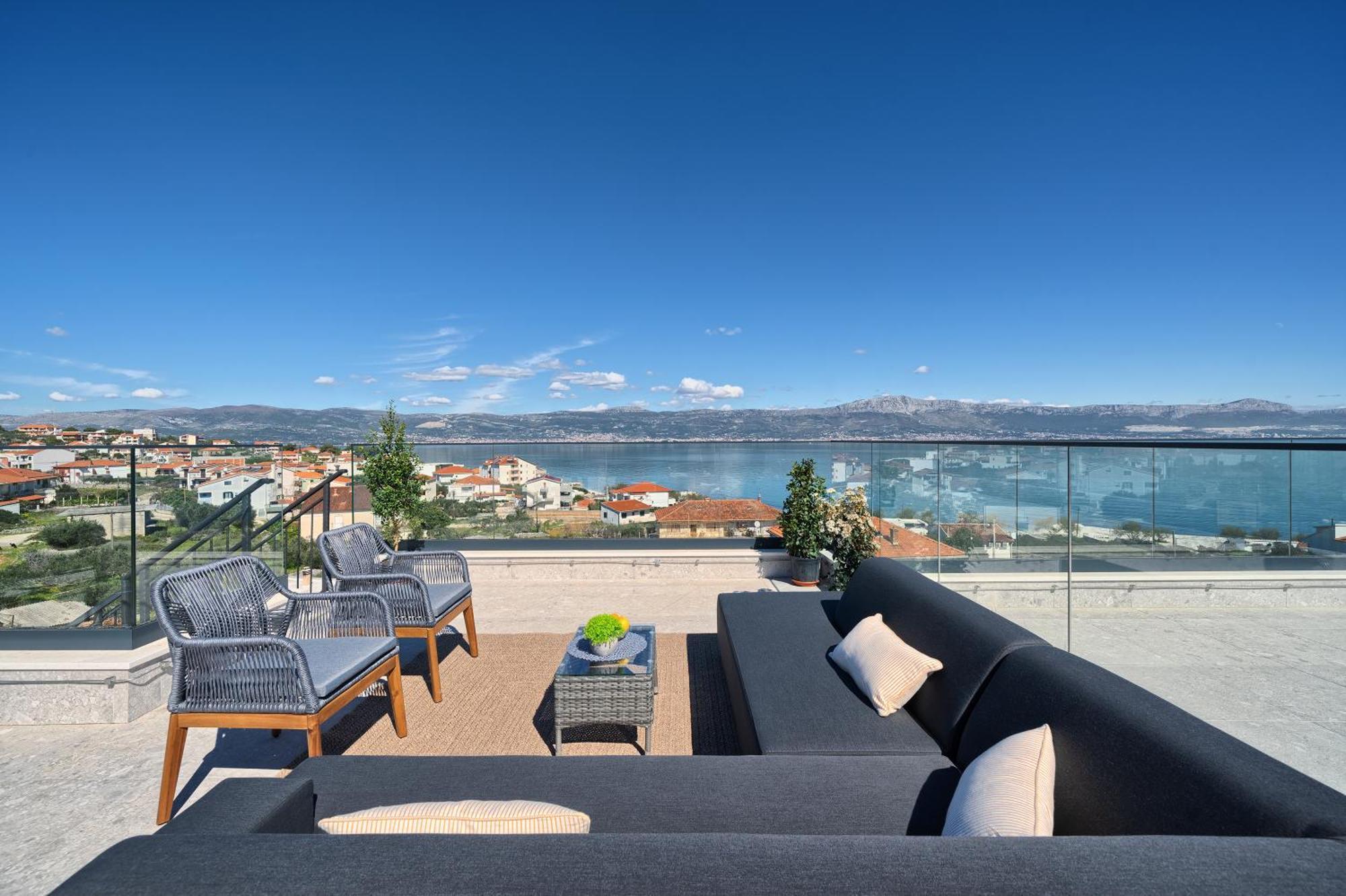 Angie's Rooftop Apartment